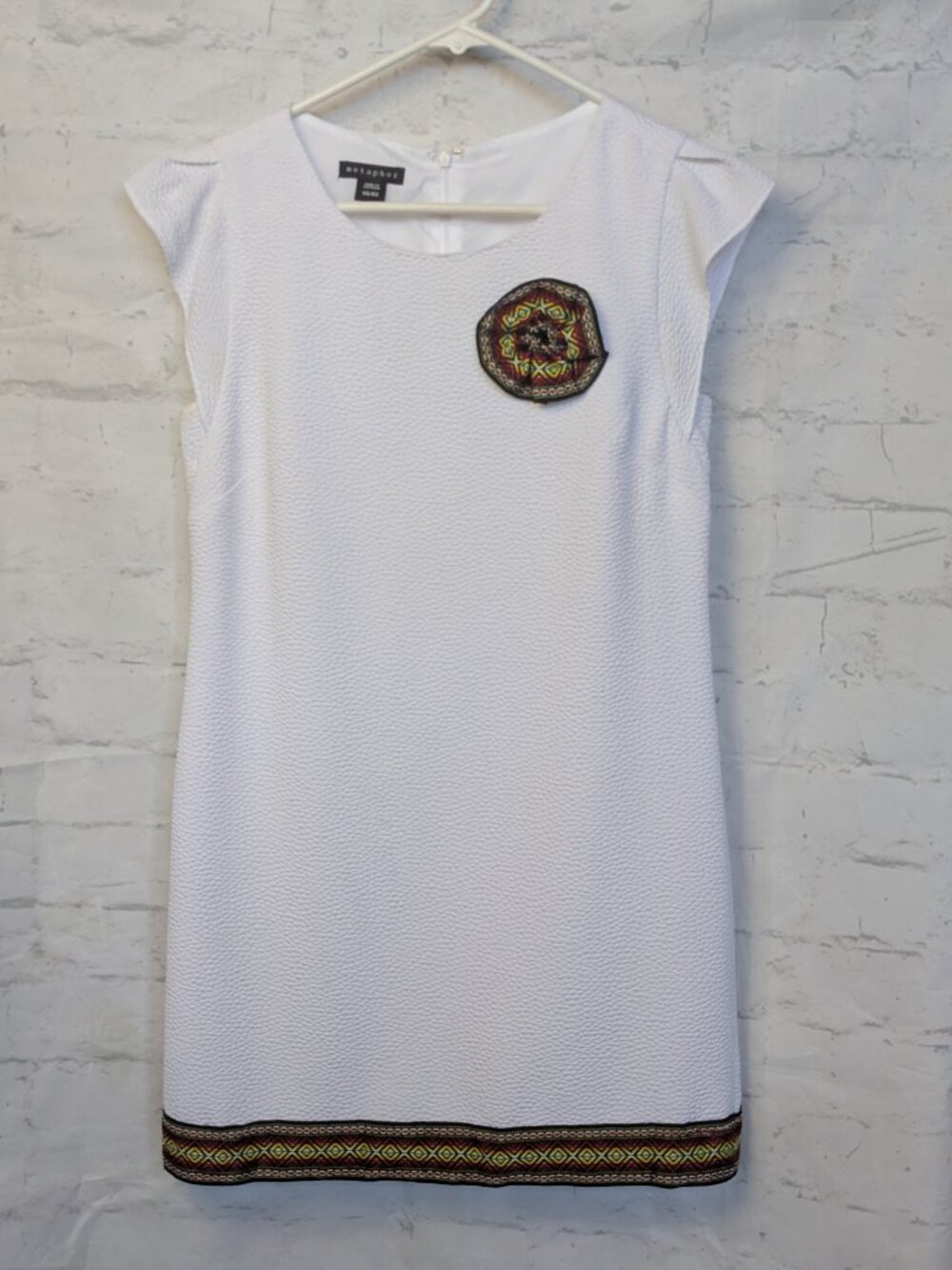 Metaphor White Textured Shift Dress Embroidered Patch Trim Boho Mod XS - Picture 1 of 8